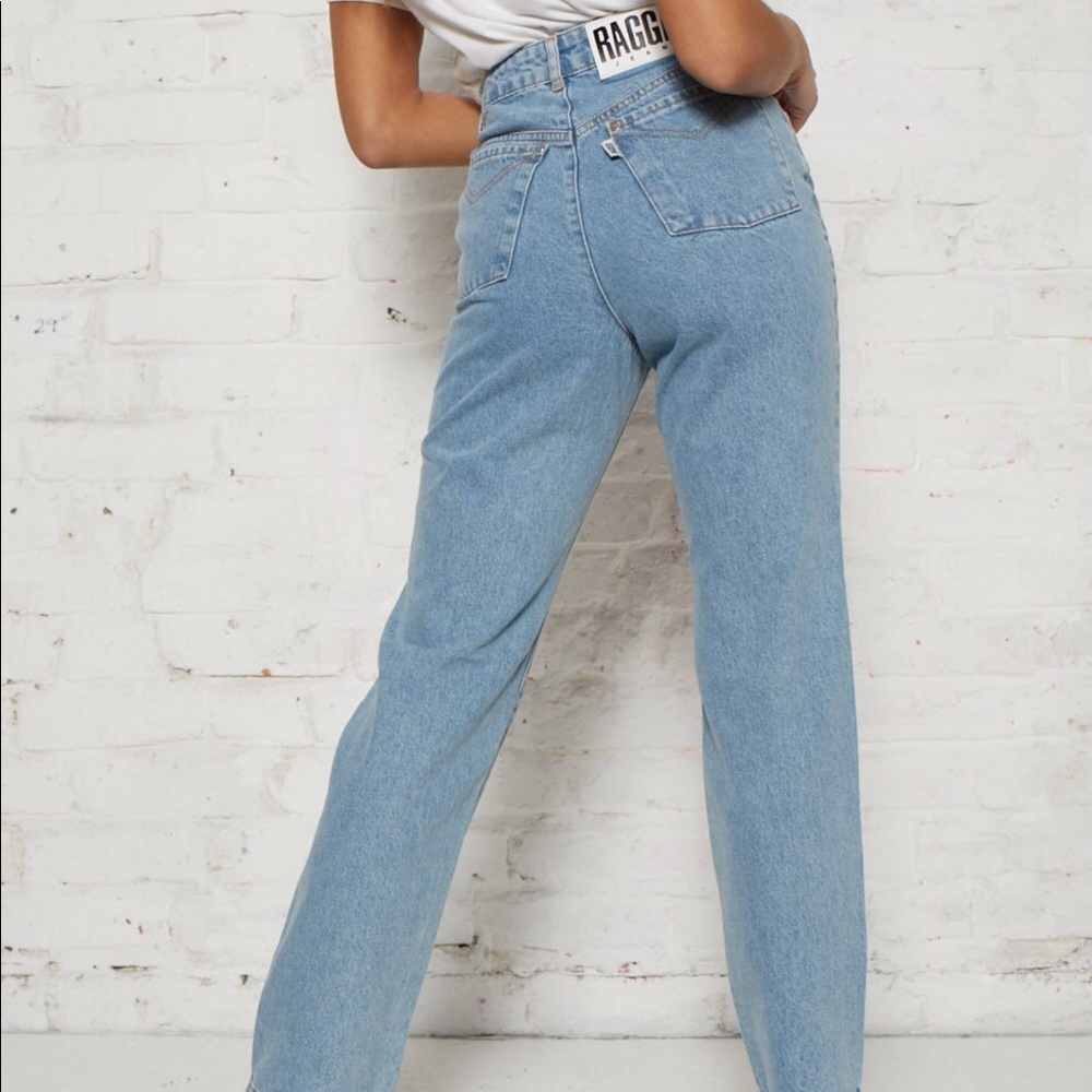 ISO!!! Ragged priest cougar mom jeans